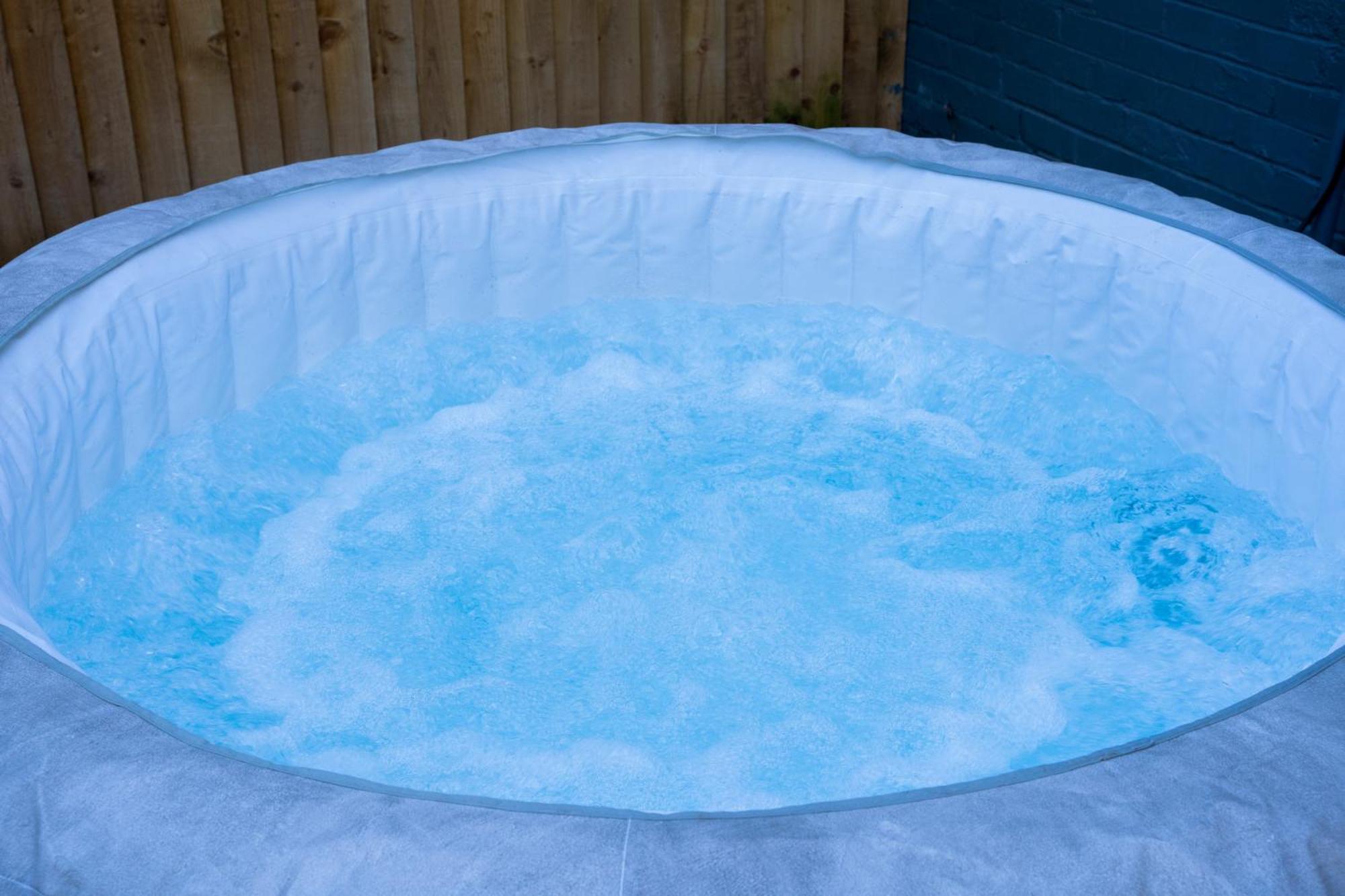 Modern 3Bed Home With Hot Tub Leeds  Exterior photo
